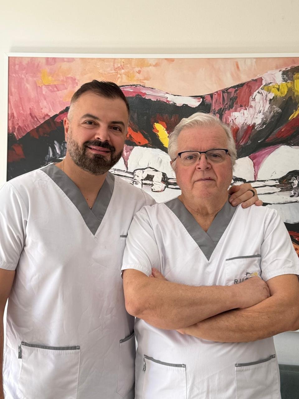 Dr. Erald Rusi dhe stodi i klinikës